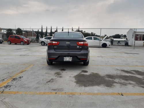 Imagen 6 de 11 de Kia Rio 2017 1.6 Sedan Ex Mt