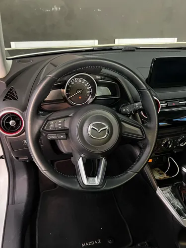 Mazda 2 1.5 Touring Carbón Edition