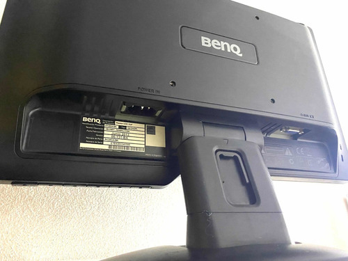 Monitor Benq Led 16 Pulgadas Vga + Cables Wide Screen º6 Negro (Reacondicionado)