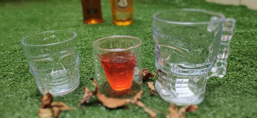 Imagem 6 de 8 de Kit Caneca De Chopp, Copo De Vidro E Copo Parede Dupla