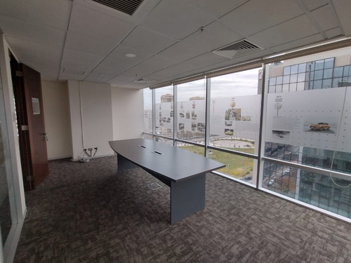 Excelente Oficina De 236 M2 En Arriendo En Exclusivo Sector