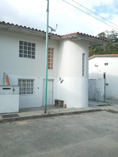 Imagen 1 de 14 de Casa Lagunetica Asocsuveas Urb Felizmar De 108 M2 Los Teques
