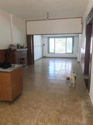 Casa En Venta - 2 Dormitorios 2 Baños - Cochera - Haedo, Morón