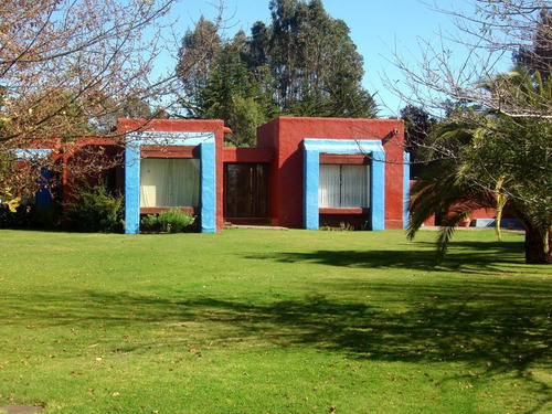 Casa En Venta De 15 Dorm. En Santo Domingo
