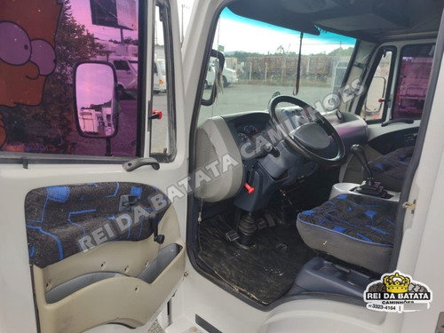 Imagem 7 de 15 de Agrale 9200 Mwm Truck 6x2 Cabine Leito Baú Refrigerado