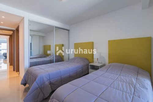 Venta Apartamento Dos Dormitorios Punta Del Este Edificio Look Brava