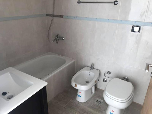 Tacuari Y Belgrano - Piso Alto - Apto Profesional - 100% Luz