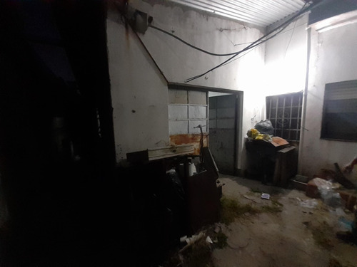Galpón, Depósito O Taller Interno De 80 M2 Aprox