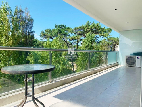 Moderno Apartamento De Dos Dormitorios En Venta - Punta Del Este-ref:4084