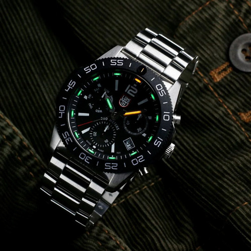 Reloj Luminox Pacific Diver Chronograph 200m Xs.3142 Color de la malla Plateado Color del bisel Negro Color del fondo Negro