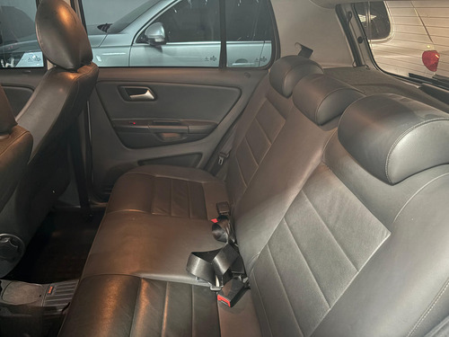 Volkswagen Fox 1.6 Vht Highline Total Flex I-motion 5p