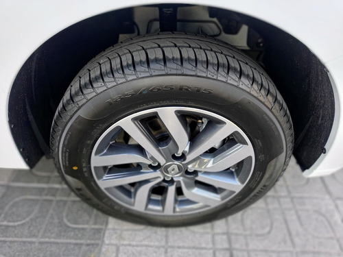 Imagen 12 de 25 de Renault Logan 2022 1.6 16v Intense 0km