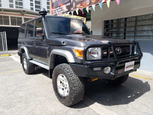 Toyota Macho 76 4x4 2022