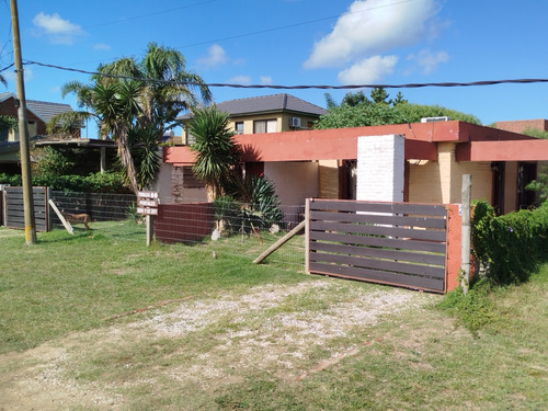Playa 1 Cuadra Fin De Semana $4900 Enero 135 Dolares A Dos Del Superdevoto Rambla 2 Baños