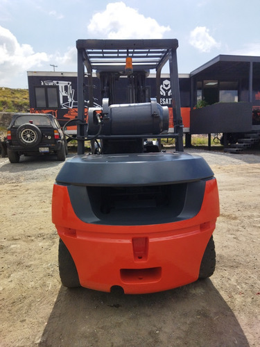 Imagen 5 de 13 de 20) Montacargas Toyota 7fgu35 7700 Lbs. Gas 2005