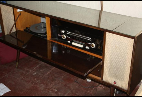 Mueble Tocadiscos, Radio Funcionando (Usado)