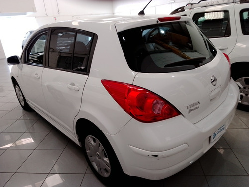 Nissan Tiida 1.8 Visia 5 p