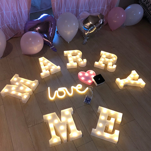 Letrero Con Letras De Pie Con Luz Led Del Alfabeto Y Bombill