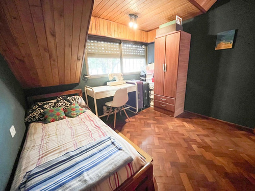 Venta Casa 4 Dormitorios Y Cochera.