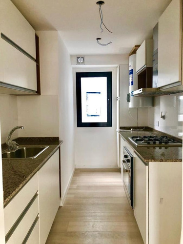 Departamento 3 Amb C/ Cochera En Zona Residencial. Bolívar 434 1ºb