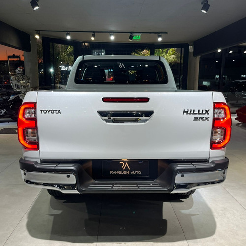 Imagen 6 de 19 de Toyota Hilux 2.8 Cd Srx 177cv 4x4 At