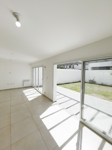 Claros Del Bosque Village Dúplex En Venta De 3 Dormitorios!
