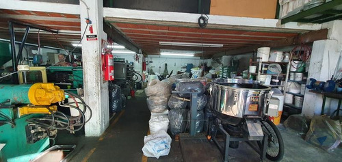 Imagen 2 de 16 de Galpon 450 M2 Cubiertos Con Oficinas Y Lugar Para Estacionamiento-en Venta