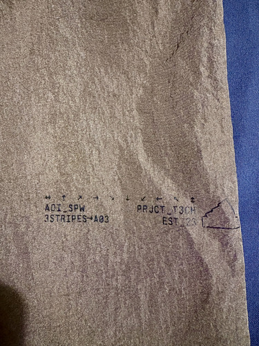 Pantalón Corto Adidas City Escape Woven. (Usado)