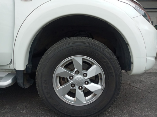 Imagen 8 de 12 de Mitsubishi L200 2018 2.4 Cabina Doble 4x2 Mt