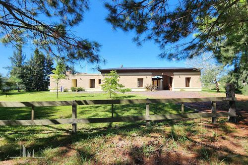 Casa En Venta Y/o Alquiler En El Malacate Vista Abierta A Cancha De Polo 4 Dorm Pileta
