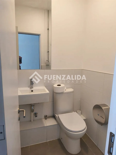 Local Comercial En Arriendo En Las Condes, 2 Locales