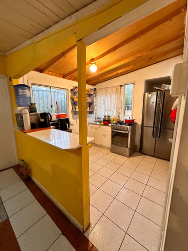 Casa De Un Piso A 5 Cuadras De La Playa Pichidangui