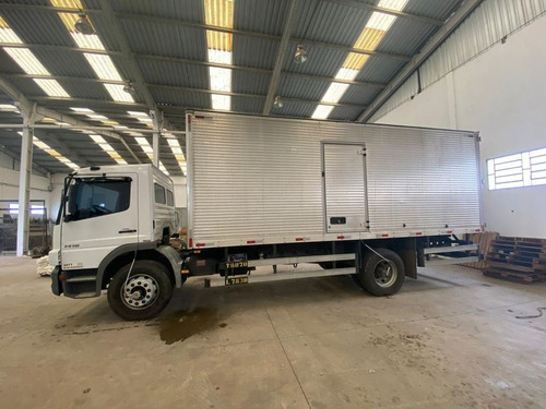Imagem 5 de 7 de Mercedes Atego 1418 Baú Toco
