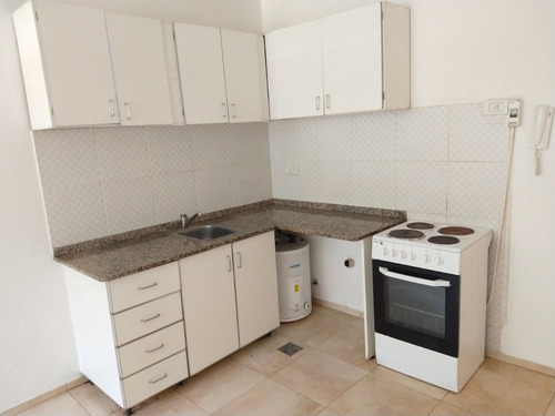 Imagen 4 de 8 de Unidad 2 Ambientes Con Patio - Retasado -