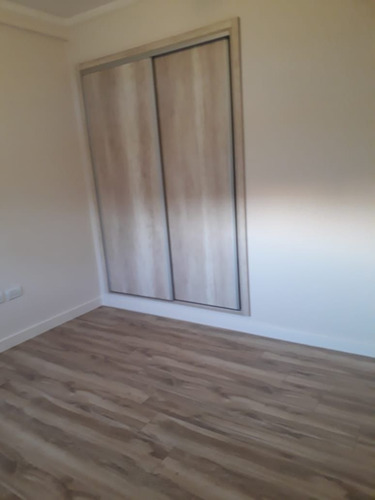 Imagen 4 de 11 de Venta Departamento 3 Ambientes Externo Con Balcon Corrido.