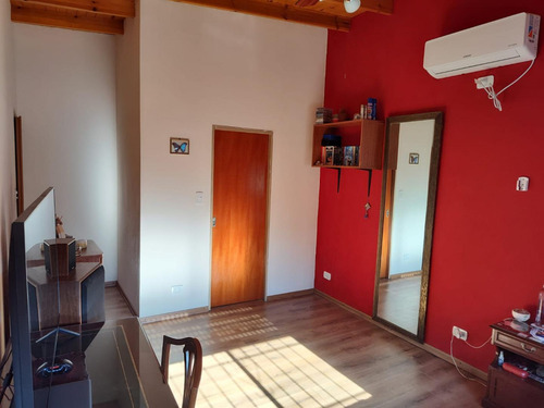 Palomar Venta Chalet 6 Ambientes Amplio Lote 5 Baños F: 9831