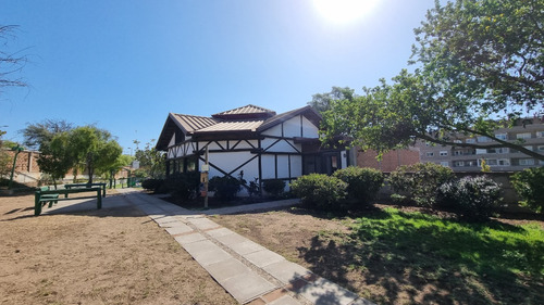 Cómoda Casa En Condominio