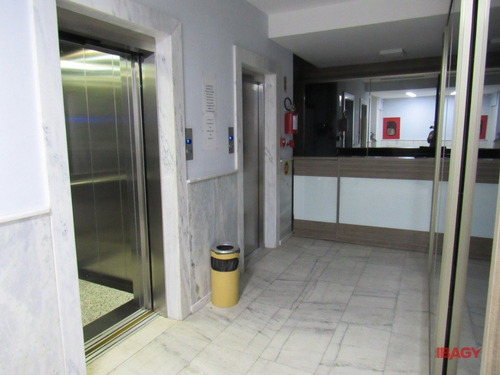 Imagem 3 de 7 de Oportunidade! Loja Em Centro - Florianopolis - L-104702
