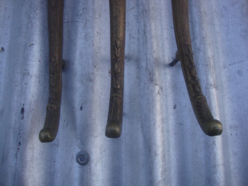 3 Antiguas Patas De Bronce 5,2 X 6,5 X 47 - Pesan 2 K 700 Gr (Usado)