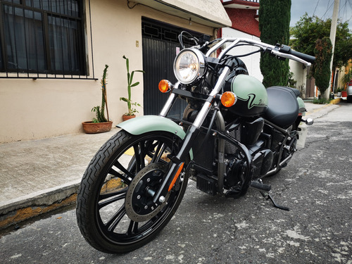 Kawasaki Vulcan Custom 900c.c