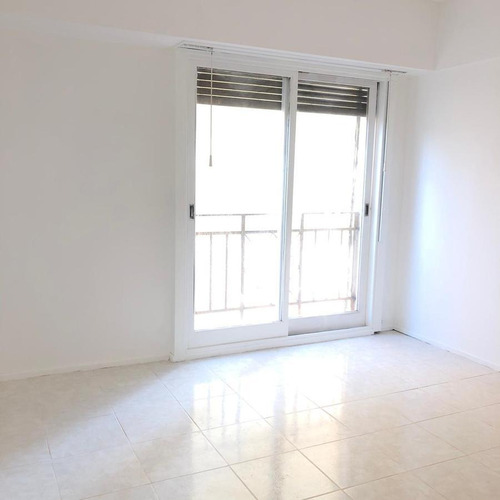 Imagen 1 de 15 de Departamento - Chacarita 1 Ambiente/ Jorge Newbery Y Forest