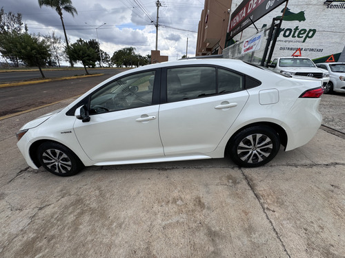Toyota Corolla 1.8 Hybrid At