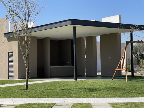 Hacienda Carlota Corregidora Terreno En Venta Frente Area Verde