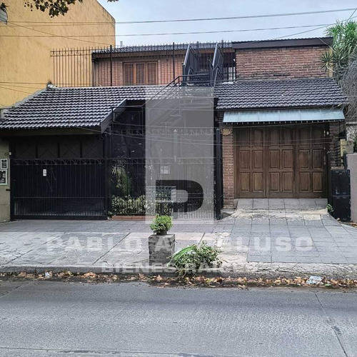 Venta De Una Casa Y Un Departamento En Moron Centro