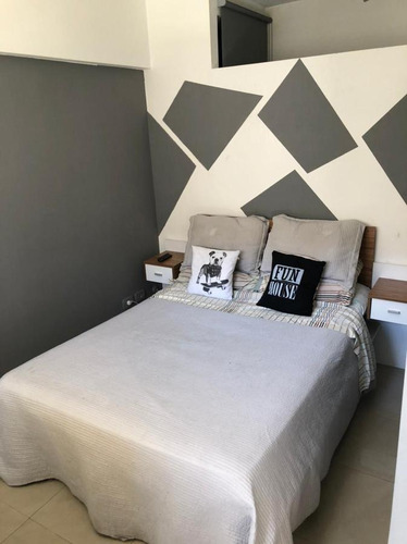 Hermoso Ambiente Y Medio Con Pileta