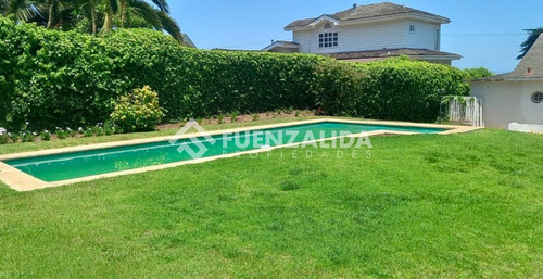 Casa En Venta De 4 Dorm. En Santo Domingo