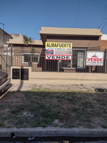 Casa Tipo Ph Al Frente 3 Ambientes Fondo Libre De 11 Metros