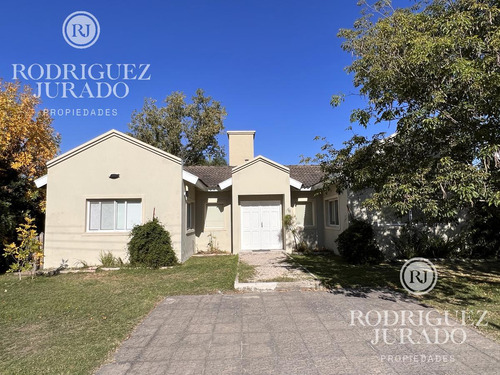 Casa De 3 Dorm + Estudio En Venta Con Pileta Fincas De Maschwitz