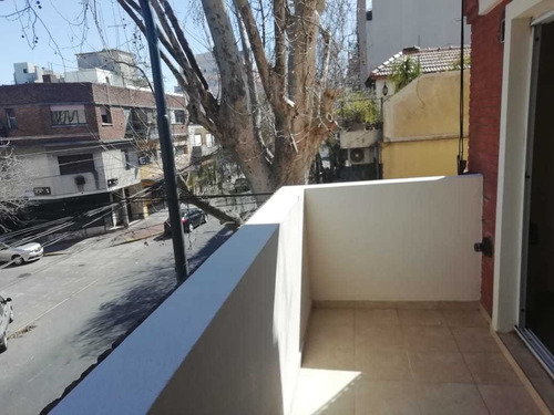 Imagen 8 de 9 de Alquiler Monoambiente Al Frente Con Balcon (3° B) En Villa Del Parque
