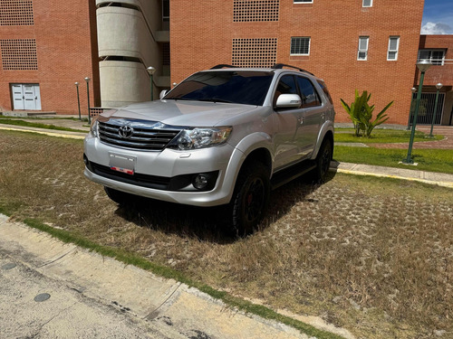 Toyota Fortuner Sr